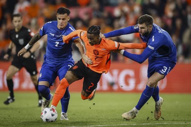 EINDHOVEN - (lr) Aleksandar Stankovic of Serbia, Crysencio Summerville of the Netherlands and Strahinja Pavlovic of Serbia during the UEFA Nations League match between the Netherlands and Serbia at the Philips Stadium on 4 October 2026 in Eindhoven, the Netherlands. KOEN VAN WEEL ANP xVIxANPxSportx xxANPxIVx 571523738 originalFilename: 571523738