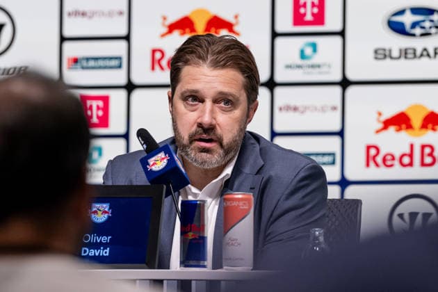 Oliver David, Head Coach, EHC Red Bull Munich, at the postgame press conference. Portrait, GER, EHC Red Bull Munich vs. Augsburger Panther, DEL, 2026–2027 season, Matchday 6, October 4, 2026 Photo: HMB Media, Heike Feiner Copyright: HMBxMedia HeikexFeiner
