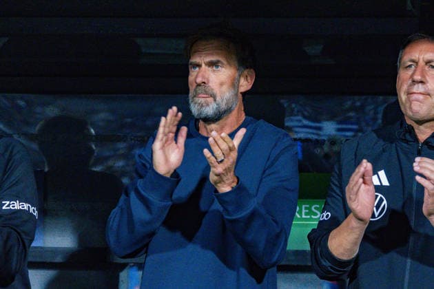 Nations League, Group A, Matchday 4, Greece vs. Germany at Toumba Stadium in Thessaloniki; Jürgen Klopp leads the German team in singing the national anthem Copyright: xBahhoxKarax