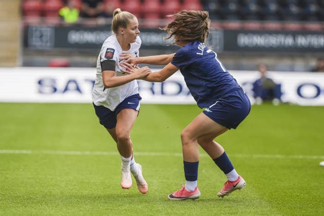 LEYTON, ENGLAND - October 04: Olivia Holdt (11) of Tottenham Hotspur on the ball and being covered by Lucia Corrales (7) of London City Lionesses during the Women’s Super League match at Brisbane Road Stadium, Leyton, on October 04, 2026 in London, England Copyright: xJodyxDemay-Daviesx xSPPx Sportspressphoto_SPR245590