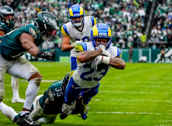 October 4, 2026, Philadelphia, Pa, USA: Oct 4, 2026; Philadelphia, PA, USA; Los Angeles Rams running back Kyren Williams (23) dives for the game winning touchdown in the final minutes as the Rams defeat the Eagles 24-20 at Lincoln Financial Field. Mandatory Credit: -Cal Media Philadelphia USA - ZUMAcs17 20261004_faf_cs17_173 Copyright: xScottxSeriox