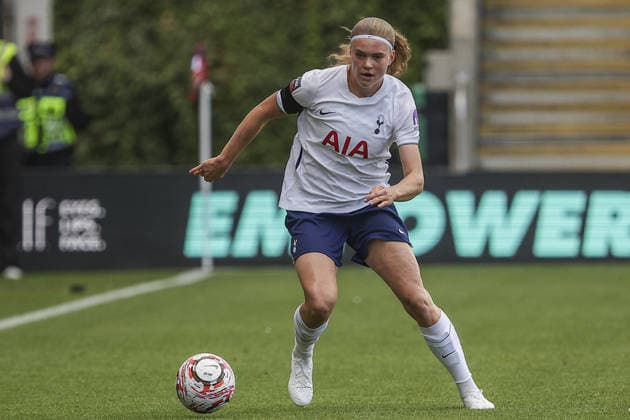 LEYTON, ENGLAND - October 04: Signe Gaupset (8) of Tottenham Hotspur during the Women’s Super League match at Brisbane Road Stadium, Leyton, on October 04, 2026 in London, England Copyright: xJodyxDemay-Daviesx xSPPx Sportspressphoto_SPR245637