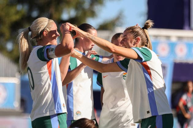 EVANSTON, USA - October 4: Lindsey Heaps (10 Denver Summit FC) and Janine Sonis (6 Denver Summit FC) celebrates after the second goal during the game between the Chicago Stars FC and Denver Summit FC at Northwestern Medicine Field at Martin Stadium on Sunday, October 4 in Evanston, USA Copyright: xShainaxBenhiyoun SPPx Sportspressphoto_SPR245648