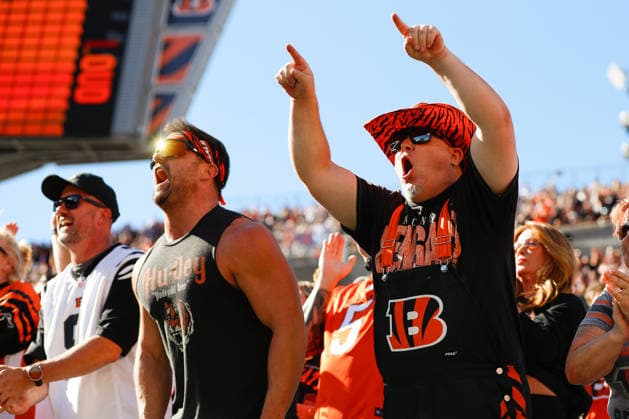 CINCINNATI, OH - OCTOBER 04: Cincinnati Bengals fans cheer during the game between the Jacksonville Jaguars and the Cincinnati Bengals at Paycor Stadium on October 4, 2026 in Cincinnati, OH. (Photo by Ian Johnson Icon Sportswire) NFL, American Football Herren, USA OCT 04 Jaguars at Bengals EDITORIAL USE ONLY Icon261004035