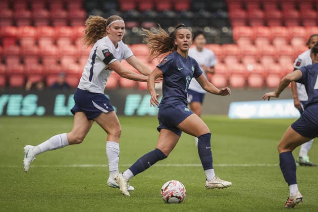 LEYTON, ENGLAND - October 04: Signe Gaupset (8) of Tottenham Hotspur during the Women’s Super League match at Brisbane Road Stadium, Leyton, on October 04, 2026 in London, England Copyright: xJodyxDemay-Daviesx xSPPx Sportspressphoto_SPR245658