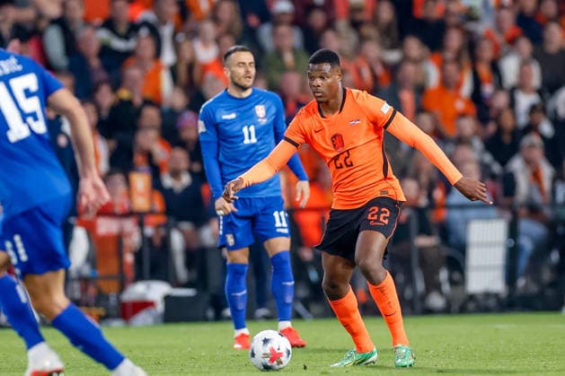 EINDHOVEN, NETHERLANDS - OCTOBER 4: Denzel Dumfries of Netherlands dribbles with the ball during the UEFA Nations League 2026 27 Group A2 MD4 match between Netherlands and Serbia at Philips Stadion on October 04, 2026 in Eindhoven, Netherlands.  Copyright: xDijksxMedia MBxMediax