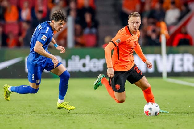 EINDHOVEN, NETHERLANDS - OCTOBER 4: Teun Koopmeiners of Netherlands is challenged by Kosta Nedeljkovic of Serbia during the UEFA Nations League 2026 27 Group A2 MD4 match between Netherlands and Serbia at Philips Stadion on October 04, 2026 in Eindhoven, Netherlands.  Copyright: xDijksxMedia MBxMediax