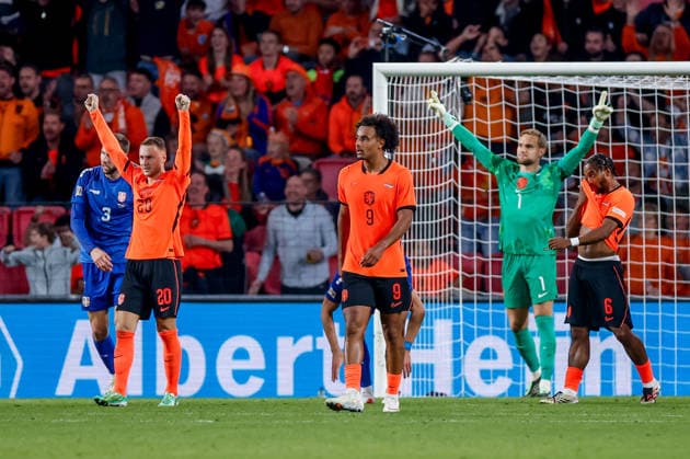 EINDHOVEN, NETHERLANDS - OCTOBER 4: Teun Koopmeiners of Netherlands Joshua Zirkzee of Netherlands, goalkeeper Bart Verbruggen of Netherlands celebrate the win during the UEFA Nations League 2026 27 Group A2 MD4 match between Netherlands and Serbia at Philips Stadion on October 04, 2026 in Eindhoven, Netherlands.  Copyright: xDijksxMedia MBxMediax