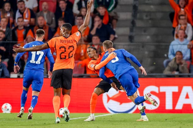 EINDHOVEN, NETHERLANDS - OCTOBER 4: Crysencio Summerville of Netherlands battles for the ball with Strahinja Pavlovic of Serbia during the UEFA Nations League 2026 27 Group A2 MD4 match between Netherlands and Serbia at Philips Stadion on October 04, 2026 in Eindhoven, Netherlands.  Copyright: xDijksxMedia MBxMediax