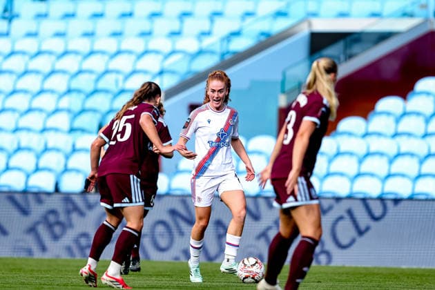 Aston Villa Women v Crystal Palace Women, Women s Super League Crystal Palace Women forward Annabel Blanchard (17) in action during the Women s Super League match between Aston Villa Women and Crystal Palace Women at Villa Park, Birmingham, UK on 4 October 2026. Birmingham Villa Park West Midlands UK Editorial use only , Copyright: xManjitxNarotrax PSI-24960-0062