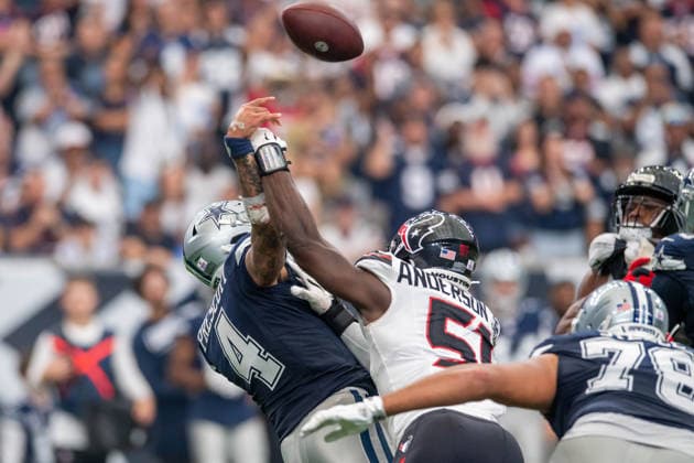 NFL, American Football Herren, USA 2026: Cowboys Vs Texans OCT 04 October 4, 2026: Houston Texans defensive end Will Anderson Jr. (51) deflects a pass by Dallas Cowboys quarterback Dak Prescott (4) during a game between the Dallas Cowboys and the Houston Texans in Houston, TX. ..Trask Smith CSM (Credit Image: Â Trask Smith Cal Media) EDITORIAL USE ONLY Copyright: xx ZUMA-20261004_zma_c04_165.jpg TraskxSmithx csmphotothree531291