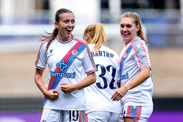 Aston Villa Women v Crystal Palace Women, Women s Super League GOAL scores 1-1 Crystal Palace Women forward Abbie Larkin (19) scores and celebrates during the Women s Super League match between Aston Villa Women and Crystal Palace Women at Villa Park, Birmingham, UK on 4 October 2026. Birmingham Villa Park West Midlands UK Editorial use only , Copyright: xManjitxNarotrax PSI-24960-0087