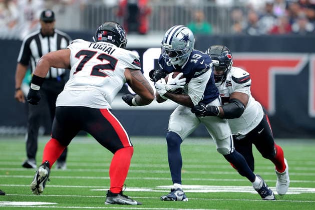 October 4, 2026, Houston, Texas, U.S: Dallas Cowboys wide receiver Ryan Flournoy (19) is tackled from behind after a catch during the fourth quarter of the NFL, American Football Herren, USA regular season game between the Houston Texans and the Dallas Cowboys at Reliant Stadium in Houston, TX on October 4, 2026. Houston U.S - ZUMAw137 20261004_aap_w137_081 Copyright: xErikxWilliamsx