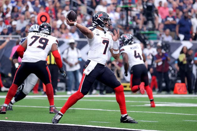 October 4, 2026, Houston, Texas, U.S: Houston Texans quarterback C.J. Stroud (7) reaches back to pass downfield during the fourth quarter of the NFL, American Football Herren, USA regular season game between the Houston Texans and the Dallas Cowboys at Reliant Stadium in Houston, TX on October 4, 2026. Houston U.S - ZUMAw137 20261004_aap_w137_083 Copyright: xErikxWilliamsx