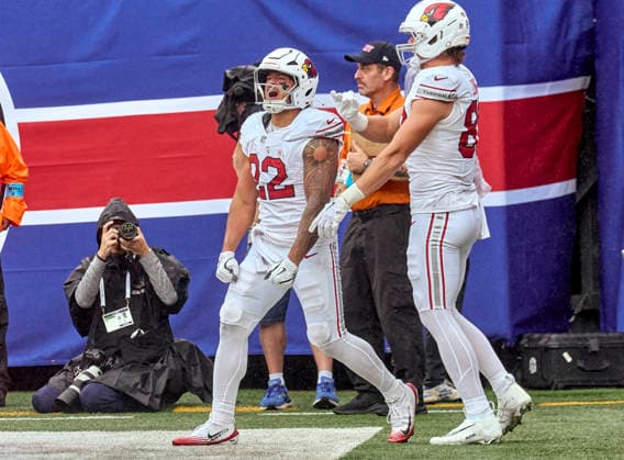 Arizona Cardinals running back Tyler Allgeier (22) reacts after scoring a touchdown against the New York Giants during a NFL, American Football Herren, USA game at MetLife Stadium in East Rutherford, New Jersey. CSM NFL 2026: Cardinals Vs Giants OCT 04  - ZUMAc04_ 20261004_zma_c04_189 Copyright: xDuncanxWilliamsx
