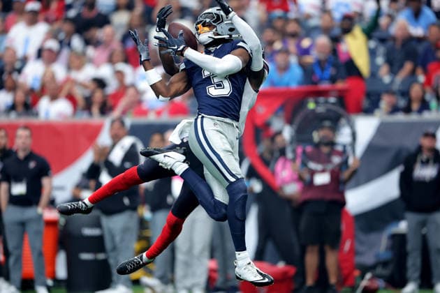 October 4, 2026, Houston, Texas, U.S: Dallas Cowboys wide receiver George Pickens (3) leaps to make a catch during the third quarter of the NFL, American Football Herren, USA regular season game between the Houston Texans and the Dallas Cowboys at Reliant Stadium in Houston, TX on October 4, 2026. Houston U.S - ZUMAw137 20261004_aap_w137_086 Copyright: xErikxWilliamsx