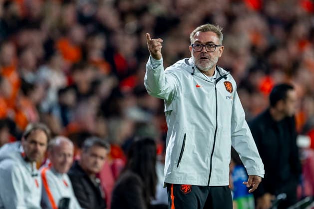 EINDHOVEN, Netherlands: Assistant coach Oscar Hernandez during the UEFA Nations League match between the Netherlands and Serbia at Philips Stadion on October 4, 2026, in Eindhoven, Netherlands. Photo by DeFodi Images