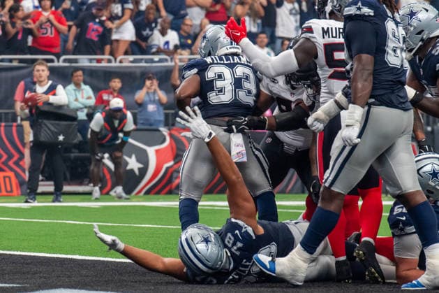 October 4, 2026: Dallas Cowboys running back Javonte Williams (33) scores a touchdown during a game between the Dallas Cowboys and the Houston Texans in Houston, TX. .. CSM - ZUMAc04_ 20261004_zma_c04_116 Copyright: xTraskxSmithx