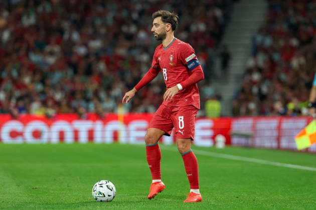 Porto, Portugal, October 4: Bruno Fernandes, captain of Portugal, in action with the ball during the UEFA Nations League 2026–27 League Phase Matchday 4 match between Portugal and Norway at Estádio do Dragão in Porto, Portugal Copyright: HMBxMedia JoaquimxFerreira