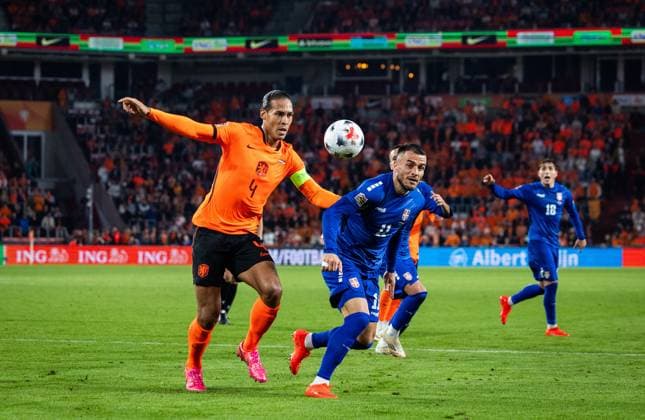 EINDHOVEN - (lr) Virgil van Dijk of the Netherlands and Filip Kostic of Serbia during the UEFA Nations League match between the Netherlands and Serbia at the Philips Stadium on October 4, 2026 in Eindhoven, the Netherlands. SONNY LENSEN ANP xVIxANPxSportx xxANPxIVx 571537533 originalFilename: 571537533.jpg