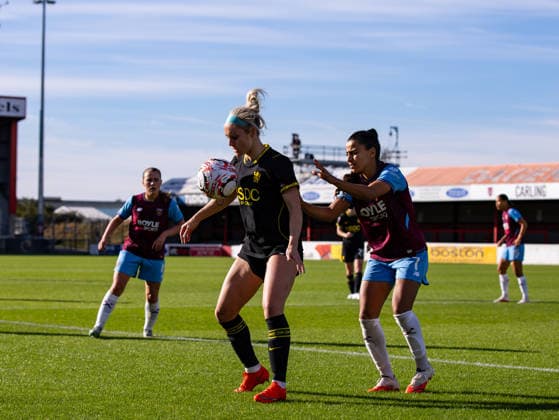 Barclays Women™s Super League match between West Ham United Women and Chelsea Women LONDON, ENGLAND - OCTOBER 4: Ellie Carpenter of Chelsea during the Barclays Women™s Super League match between West Ham United Women and Chelsea Women at Chigwell Construction Stadium on October 4, 2026 in London, England London United Kingdom Copyright: xNinaxFarooqix