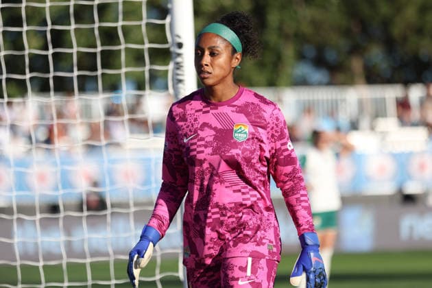EVANSTON, USA - October 4: Abby Smith (1 Denver Summit FC) is seen during the game between the Chicago Stars FC and Denver Summit FC at Northwestern Medicine Field at Martin Stadium on Sunday, October 4 in Evanston, USA Copyright: xShainaxBenhiyoun SPPx Sportspressphoto_SPR246029