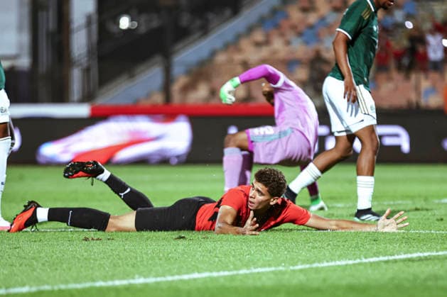 Cairo Egypt South Africa Match Egyptian forward Hamza Abdelkarim lies on the pitch during a match against South Africa at Cairo International Stadium in Cairo, Egypt on October 4, 2026. The International Friendly, Länderspiel, Nationalmannschaft match serves as preparation for both national teams ahead of upcoming regional and continental football competitions. Cairo Cairo Egypt Copyright: xMostafaxElxShahatx