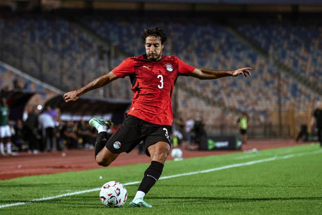 Cairo Egypt South Africa Match Egyptian defender Mohamed Hany kicks the ball during a match against South Africa at Cairo International Stadium in Cairo, Egypt on October 4, 2026. The International Friendly, Länderspiel, Nationalmannschaft match serves as preparation for both national teams ahead of upcoming regional and continental football competitions. Cairo Cairo Egypt Copyright: xMostafaxElxShahatx