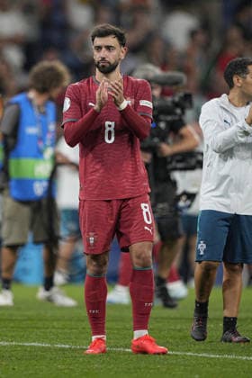 PORTO, PORTUGAL - OCTOBER 4: Bruno Fernandes of Portugal shakes hands before the match during the UEFA Nations League 2026 27 group phase match between Portugal and Norway at Estadio do Dragao on October 4, 2026 in Porto, Portugal (Photo by Pedro Loureiro Sports Press Photo SPP) Copyright: xSportsxPressxPhotox Sportspressphoto_SPR246251