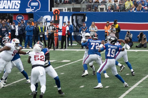 October 4, 2026, East Rutherford, New Jersey, USA: New York Giants quarterback JAMEIS WINSTON drops back to make throw in the 2nd quarter as the New York Giants defeat the Arizona Cardinals 36-24 at MetLife Stadium on October 4, 2026 in East Rutherford, New Jersey. East Rutherford USA - ZUMAb148 20261004_zap_b148_005 Copyright: xBryanxSmithx
