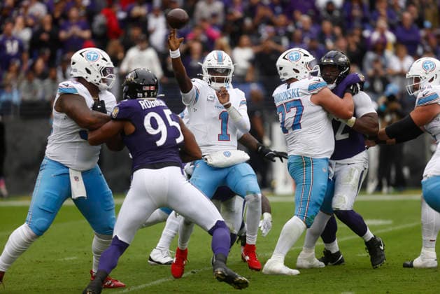 Tennessee Titans quarterback Cam Ward (1) passes the football during an NFL, American Football Herren, USA game against the Baltimore Ravens on Oct 4, 2026; Baltimore, MD, USA; at M&T Bank Stadium. Baltimore won 24-18. Mandatory Credit: -Cal Media Baltimore USA - ZUMAc04_ 20261004_zma_c04_215 Copyright: xMikexBuscherx