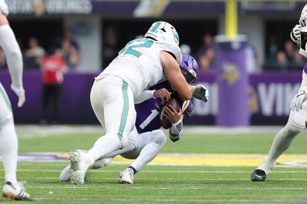 MINNEAPOLIS, MN - OCTOBER 04: Miami Dolphins defensive tackle Zach Sieler (92) sacks Minnesota Vikings quarterback Kyler Murray (1) during the first half of the NFL, American Football Herren, USA game between the Miami Dolphins and the Minnesota Vikings on October 4th, 2026, at U.S. Bank Stadium in Minneapolis, MN. (Photo by Bailey Hillesheim Icon Sportswire) NFL: OCT 04 Dolphins at Vikings EDITORIAL USE ONLY Icon20261004035