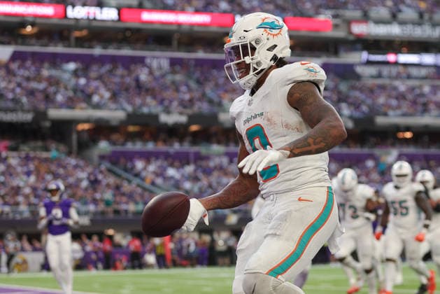 MINNEAPOLIS, MN - OCTOBER 04: Miami Dolphins running back Ollie Gordon II (0) celebrates scoring a touchdown during the second half of the NFL, American Football Herren, USA game between the Miami Dolphins and the Minnesota Vikings on October 4th, 2026, at U.S. Bank Stadium in Minneapolis, MN. (Photo by Bailey Hillesheim Icon Sportswire) NFL: OCT 04 Dolphins at Vikings EDITORIAL USE ONLY Icon20261004040