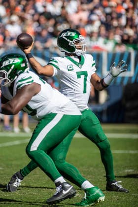 October 4, 2026: New York Jets quarterback Geno Smith (7) in action during the NFL, American Football Herren, USA game against the Chicago Bears in Chicago, IL. CSM NFL 2026: Jets Vs Bears OCT 04 - ZUMAc04_ 20261004_zma_c04_251 Copyright: xMikexWulfx