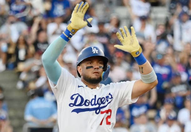 Los Angeles Dodgers Miguel Rojas (72) celebrates on second base after hitting a double against the Atlanta Braves in the third inning in an MLB, Baseball Herren, USA National League Division Series game at Dodger Stadium in Los Angeles, California, on Sunday, October 4, 2026.  LAP20261004706 JIMxRUYMEN