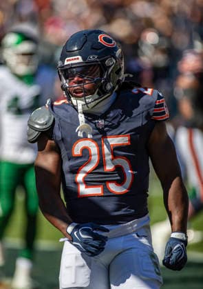 October 4, 2026: Chicago Bears Kyle Monangai (25) celebrates a touchdown during the NFL, American Football Herren, USA game against the New York Jets in Chicago, IL. CSM NFL 2026: Jets Vs Bears OCT 04  - ZUMAc04_ 20261004_zma_c04_270 Copyright: xMikexWulfx