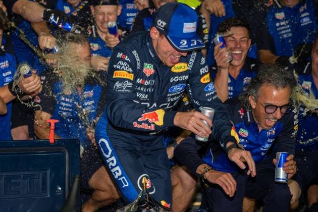 F1 2026: (Celebrations) Bahrain Grand Prix in Malaysia, Kuala Lumpur 04 Oct 2026 Max Verstappen (NLD) (Oracle Red Bull Racing) and Laurent Mekies celebrate the win after the race of the Formula 1 Bahrain Grand Prix In Malaysia 2026 at the Sepang International Circuit. Kuala Lumpur Malaysia Copyright: xLucaxMartinix xSOPAxImagesx Luca-Martini-1456240