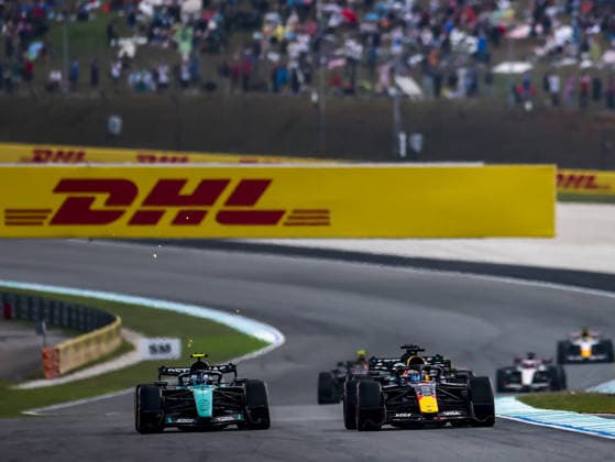 KUALA LUMPUR, MALAYSIA - OCTOBER 04: Max Verstappen of the Netherlands driving the (3) Oracle Red Bull Racing RB22 and Andrea Kimi Antonelli of Italy driving the (12) Mercedes AMG PETRONAS F1 Team F1 W17 during the race of the FIA Formula 1 Grand Prix of Bahrain in Malaysia at the Sepang Circuit on October 04, 2026 in Kuala Lumpur, Malaysia. (Photo by Qian Jun SPP-Paddocker) Copyright: xQianxJun SPP-Paddockerx Sportspressphoto_SPR246549