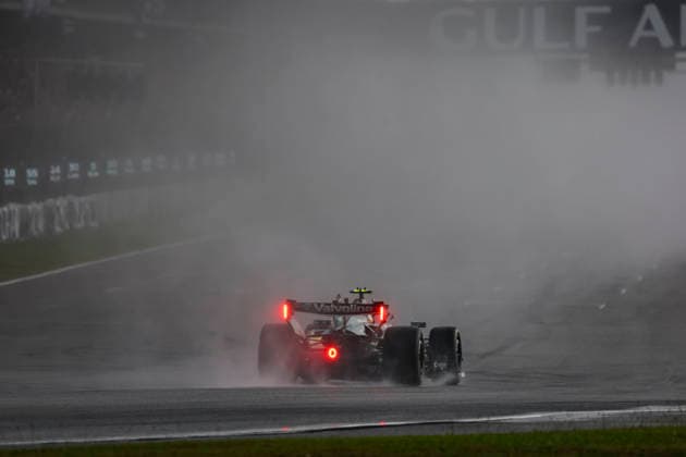 F1 - BAHRAIN GRAND PRIX IN MALAYSIA 2026 14 ALONSO Fernando (spa), Aston Martin F1 Team AMR26, action rain, pluie, during the 2026 Formula 1 Bahrain Grand Prix in Malaysia, 16th round of the 2026 Formula One World Championship, WM, Weltmeisterschaft from October 2 to 4, 2026 on the Sepang International Circuit, in Sepang, Malaysia - SepangMalaysia Copyright: xXavixBonillax