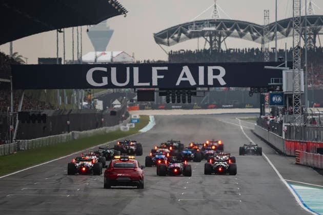 F1 - BAHRAIN GRAND PRIX IN MALAYSIA 2026 Start of the race, depart, starting grid FIA Mercedes-AMG GT 63 S 4MATIC+ Medical Car spectators, fans during the 2026 Formula 1 Bahrain Grand Prix in Malaysia, 16th round of the 2026 Formula One World Championship, WM, Weltmeisterschaft from October 2 to 4, 2026 on the Sepang International Circuit, in Sepang, Malaysia - SepangMalaysia  Copyright: xXavixBonillax
