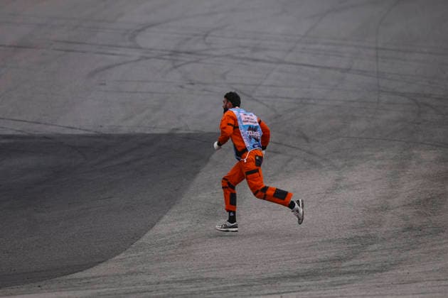 F1 - BAHRAIN GRAND PRIX IN MALAYSIA 2026 marshall, commissaire de piste, marshal, marshalls, marshals during the 2026 Formula 1 Bahrain Grand Prix in Malaysia, 16th round of the 2026 Formula One World Championship, WM, Weltmeisterschaft from October 2 to 4, 2026 on the Sepang International Circuit, in Sepang, Malaysia - SepangMalaysia  Copyright: xXavixBonillax