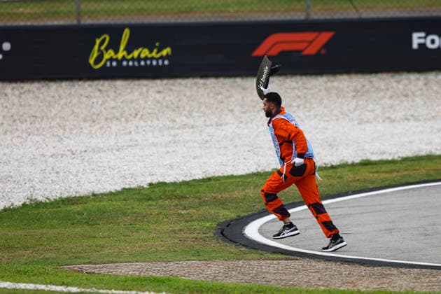 F1 - BAHRAIN GRAND PRIX IN MALAYSIA 2026 marshall, commissaire de piste, marshal, marshalls, marshals during the 2026 Formula 1 Bahrain Grand Prix in Malaysia, 16th round of the 2026 Formula One World Championship, WM, Weltmeisterschaft from October 2 to 4, 2026 on the Sepang International Circuit, in Sepang, Malaysia - SepangMalaysia  Copyright: xXavixBonillax
