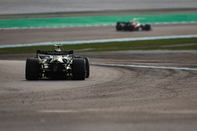 F1 - BAHRAIN GRAND PRIX IN MALAYSIA 2026 14 ALONSO Fernando (spa), Aston Martin F1 Team AMR26, action marbles tyres, pneus, tyre, pneu, during the 2026 Formula 1 Bahrain Grand Prix in Malaysia, 16th round of the 2026 Formula One World Championship, WM, Weltmeisterschaft from October 2 to 4, 2026 on the Sepang International Circuit, in Sepang, Malaysia - SepangMalaysia Copyright: xXavixBonillax