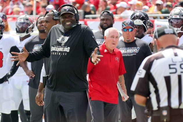 TAMPA, FL - OCTOBER 04: Tampa Bay Buccaneers Head Coach Todd Bowles reacts to the referee after making a call he did not agree with during the regular season game between the Green Bay Packers and the Tampa Bay Buccaneers on October 04, 2026 at Raymond James Stadium in Tampa, Florida.(Photo by Cliff Welch Icon Sportswire) NFL, American Football Herren, USA OCT 04 Packers at Buccaneers EDITORIAL USE ONLY Icon357261004002