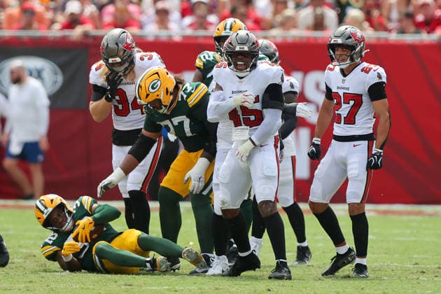 TAMPA, FL - OCTOBER 04: Tampa Bay Buccaneers Linebacker Josiah Trotter (45) celebrates a stop during the regular season game between the Green Bay Packers and the Tampa Bay Buccaneers on October 04, 2026 at Raymond James Stadium in Tampa, Florida.(Photo by Cliff Welch Icon Sportswire) NFL, American Football Herren, USA OCT 04 Packers at Buccaneers EDITORIAL USE ONLY Icon357261004030