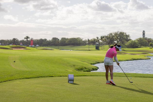 October 4, 2026, Honolulu, Hawaii, USA: JEENO THITIKUL, tees off at the 18th tee box during the 4th round at the 2026 Lotte Championship at Hoakalei Country Club, Ewa Beach, Hawaii, USA. Honolulu USA - ZUMAm310 20261004_zsp_m310_033 Copyright: xElliotxMilesx