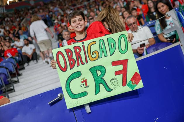 Porto, Portugal, October 4: Cristiano Ronaldo and Portuguese fans during the UEFA Nations League 2026–27 group stage Matchday 4 game between Portugal and Norway at Estádio do Dragão in Porto, Portugal Copyright: HMBxMedia JoaquimxFerreira