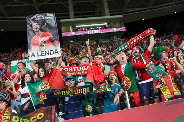 Porto, Portugal, October 4: Cristiano Ronaldo and Portuguese fans during the UEFA Nations League 2026–27 group stage Matchday 4 game between Portugal and Norway at Estádio do Dragão in Porto, Portugal Copyright: HMBxMedia JoaquimxFerreira