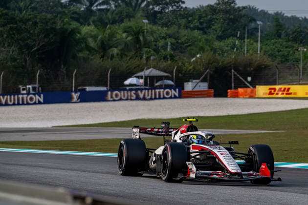 Bahrain Grand Prix - Race day - Sepang International Circuit SEPANG INTERNATIONAL CIRCUIT, MALAYSIA - OCTOBER 04: Oliver Bearman, Haas F1 VF-26 from United Kingdom during the Bahrain Grand Prix at Sepang International Circuit on Sunday October 04, 2026 in Sepang, Malaysia (Photo by Michael Potts BSR Agency) Content not available for redistribution in The Netherlands directly or indirectly through any third parties. Copyright: xBSRxAgencyx