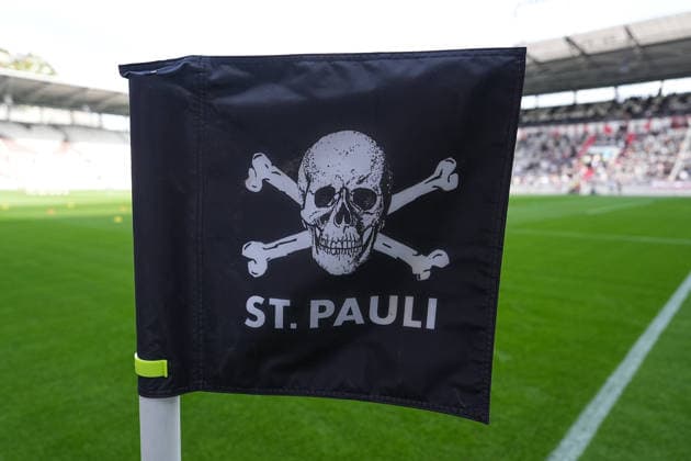 October 3, 2026, xydrx, Men s, Soccer, Friendly Match, FC St. Pauli vs. Borussia Mönchengladbach, 2026–2027 Season, Millerntor Stadium, FC St. Pauli corner flag. DFB regulations prohibit any use of photographs as image sequences and or quasi-video. Copyright: HMBxMedia YannisxDreimann